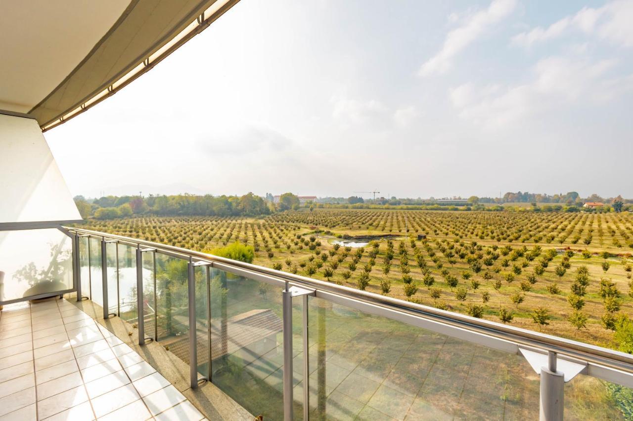 Glass House Cuneo Exterior photo