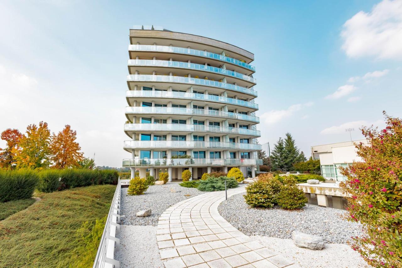 Glass House Cuneo Exterior photo